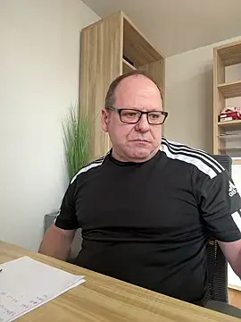 Snapshot of coupleLatinaLovers chatting on 01-23-25, 09:29 coupleLatinaLovers online show from 01-23-25, 09:29