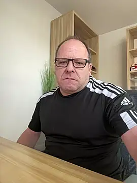 Snapshot of coupleLatinaLovers chatting on 01-24-25, 11:04 coupleLatinaLovers online show from 01-24-25, 11:04