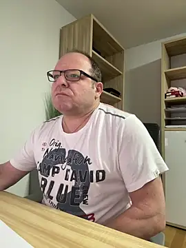 Snapshot of coupleLatinaLovers chatting on 01-29-25, 05:30 coupleLatinaLovers online show from 01-29-25, 05:30