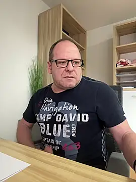 Snapshot of coupleLatinaLovers chatting on 01-31-25, 08:54 coupleLatinaLovers online show from 01-31-25, 08:54