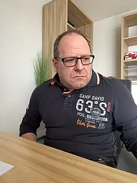 Snapshot of coupleLatinaLovers chatting on 02-05-25, 11:02 coupleLatinaLovers online show from 02-05-25, 11:02