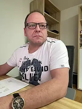 Snapshot of coupleLatinaLovers chatting on 02-06-25, 11:54 coupleLatinaLovers online show from 02-06-25, 11:54