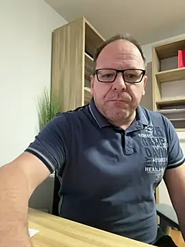 Snapshot of coupleLatinaLovers chatting on 02-12-25, 05:58 coupleLatinaLovers online show from 02-12-25, 05:58