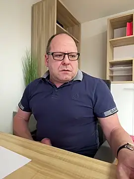 Snapshot of coupleLatinaLovers chatting on 02-17-25, 10:29 coupleLatinaLovers online show from 02-17-25, 10:29