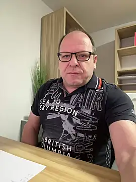 Snapshot of coupleLatinaLovers chatting on 02-20-25, 06:06 coupleLatinaLovers online show from 02-20-25, 06:06