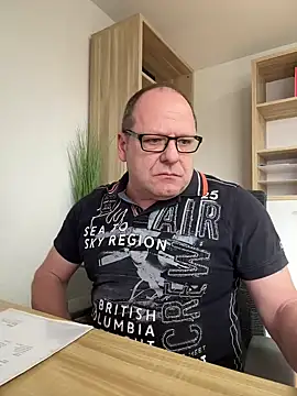 Snapshot of coupleLatinaLovers chatting on 02-20-25, 10:48 coupleLatinaLovers online show from 02-20-25, 10:48