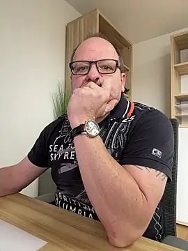 Snapshot of coupleLatinaLovers chatting on 02-21-25, 11:55 coupleLatinaLovers online show from 02-21-25, 11:55