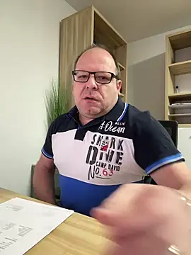 Snapshot of coupleLatinaLovers chatting on 03-17-25, 05:34 coupleLatinaLovers online show from 03-17-25, 05:34