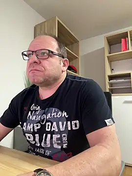 Snapshot of coupleLatinaLovers chatting on 03-20-25, 05:35 coupleLatinaLovers online show from 03-20-25, 05:35