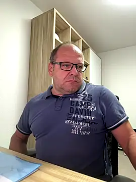 Snapshot of coupleLatinaLovers chatting on 09-09-25, 04:45 coupleLatinaLovers online show from 09-09-25, 04:45