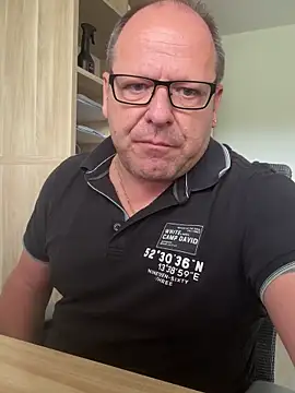 Snapshot of coupleLatinaLovers chatting on 09-12-25, 12:27 coupleLatinaLovers online show from 09-12-25, 12:27