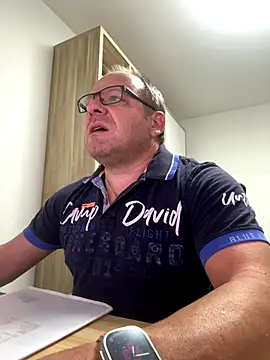 Snapshot of coupleLatinaLovers chatting on 09-16-25, 04:46 coupleLatinaLovers online show from 09-16-25, 04:46