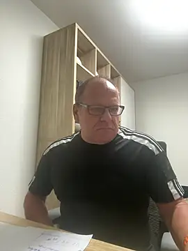 Snapshot of coupleLatinaLovers chatting on 09-17-25, 04:47 coupleLatinaLovers online show from 09-17-25, 04:47