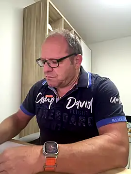 Snapshot of coupleLatinaLovers chatting on 09-19-25, 04:47 coupleLatinaLovers online show from 09-19-25, 04:47