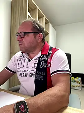 Snapshot of coupleLatinaLovers chatting on 09-26-25, 05:22 coupleLatinaLovers online show from 09-26-25, 05:22