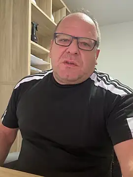 Snapshot of coupleLatinaLovers chatting on 10-06-25, 05:05 coupleLatinaLovers online show from 10-06-25, 05:05