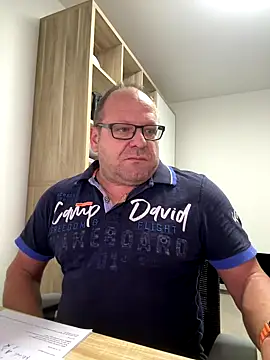 Snapshot of coupleLatinaLovers chatting on 10-07-25, 05:04 coupleLatinaLovers online show from 10-07-25, 05:04