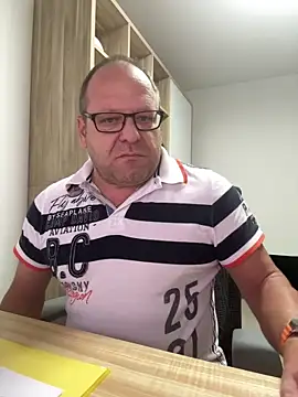 Snapshot of coupleLatinaLovers chatting on 10-10-25, 05:17 coupleLatinaLovers online show from 10-10-25, 05:17