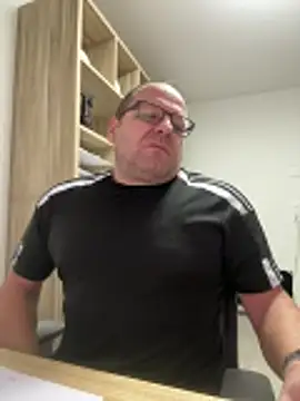 Snapshot of coupleLatinaLovers chatting on 10-29-25, 05:53 coupleLatinaLovers online show from 10-29-25, 05:53