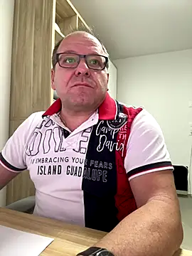 Snapshot of coupleLatinaLovers chatting on 12-01-25, 06:07 coupleLatinaLovers online show from 12-01-25, 06:07