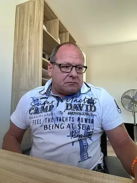 coupleLatinaLovers online show from 07-21-26, 06:49
