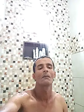 Snapshot of morenogato100 chatting on 12-17-25, 06:36 morenogato100 online show from 12-17-25, 06:36