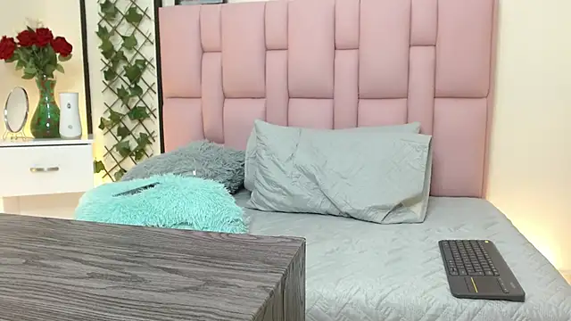 Snapshot of isabela_ferrer_ chatting on 02-04-25, 04:18 isabela ferrer  online show from 02-04-25, 04:18