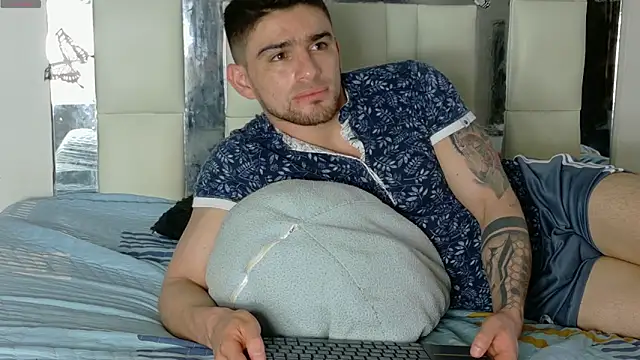 Sexy Alejandro  online show from 02-19-25, 02:23