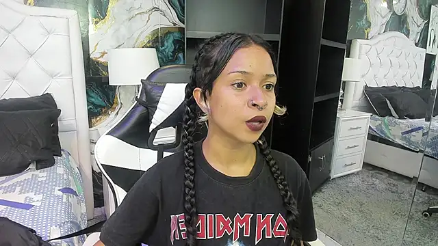 Snapshot of rave_connor chatting on 11-03-25, 06:53 rave connor online show from 11-03-25, 06:53