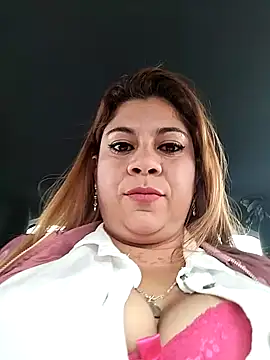 Laura-Hernandez online show from 01-30-25, 05:17