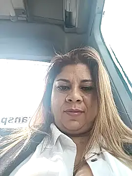 Laura-Hernandez online show from 02-18-25, 02:38