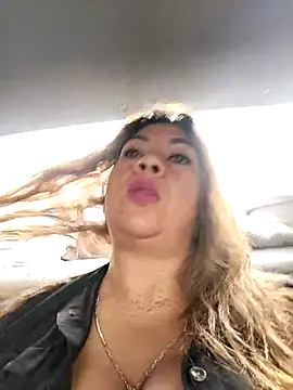 Laura-Hernandez online show from 09-22-25, 03:58