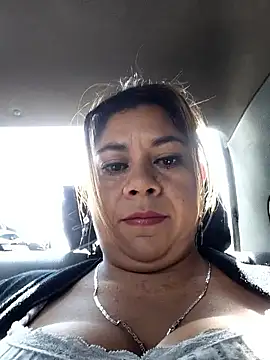 Laura-Hernandez online show from 11-22-25, 02:49