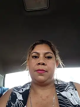 Snapshot of Laura-Hernandez chatting on 01-05-26, 05:27 Laura-Hernandez online show from 01-05-26, 05:27