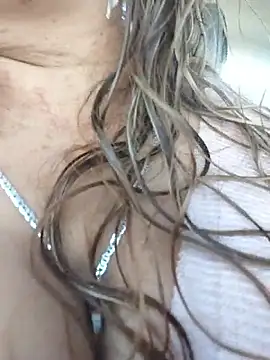 Snapshot of Laura-Hernandez chatting on 01-07-26, 03:25 Laura-Hernandez online show from 01-07-26, 03:25