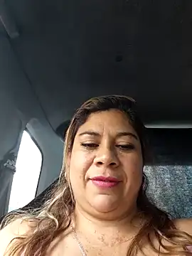 Snapshot of Laura-Hernandez chatting on 02-02-26, 07:34 Laura-Hernandez online show from 02-02-26, 07:34