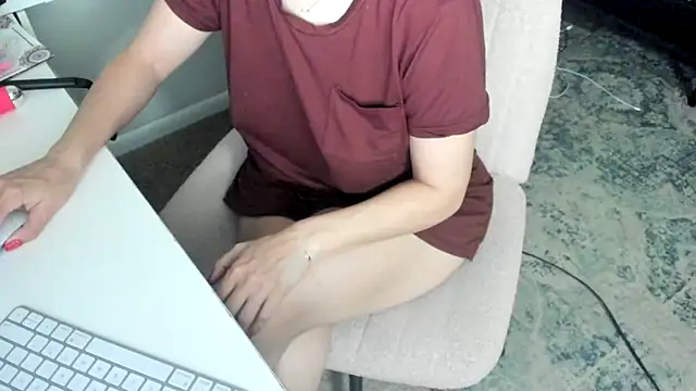 Snapshot of bigb00tyjudyyX chatting on 05-19-26, 04:13 bigb00tyjudyyX online show from 05-19-26, 04:13