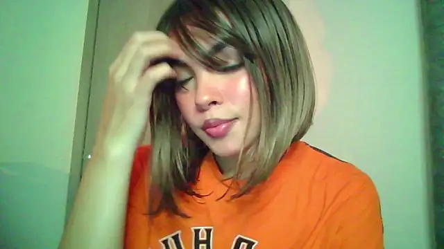 Kiri Cutee online show from 10-22-25, 04:02