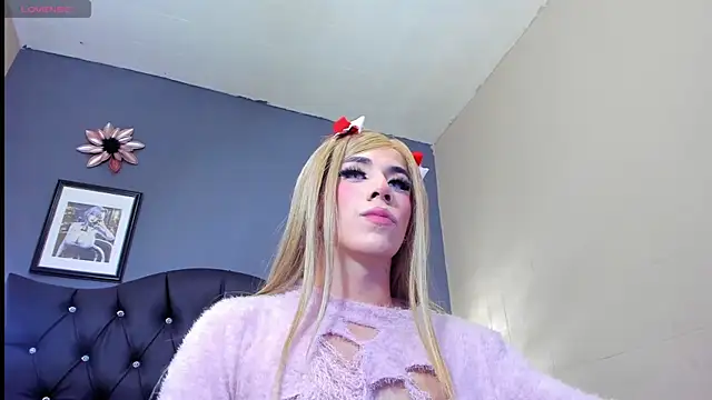 Snapshot of Kenia_Fox chatting on 01-27-25, 11:43 Kenia Fox online show from 01-27-25, 11:43