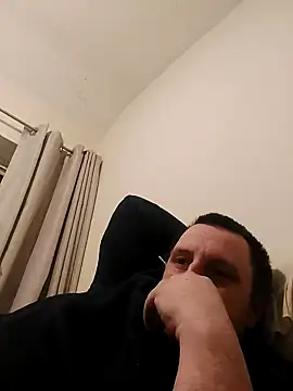 Snapshot of HE-M123 chatting on 12-21-24, 11:02 HE-M123 online show from 12-21-24, 11:02