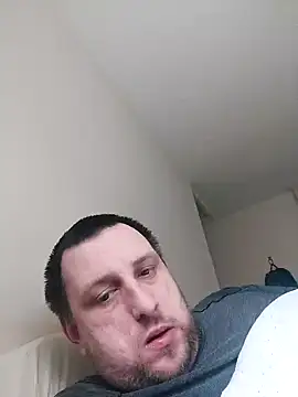 Snapshot of HE-M123 chatting on 12-23-24, 11:04 HE-M123 online show from 12-23-24, 11:04