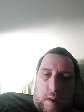 Snapshot of HE-M123 chatting on 12-29-24, 01:38 HE-M123 online show from 12-29-24, 01:38