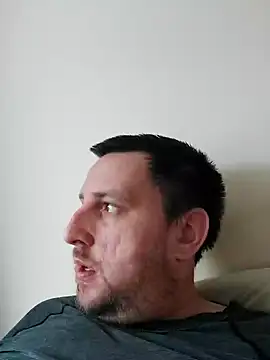 Snapshot of HE-M123 chatting on 01-01-25, 01:05 HE-M123 online show from 01-01-25, 01:05