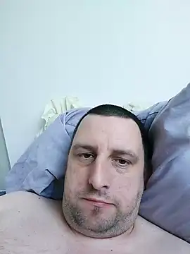 Snapshot of HE-M123 chatting on 09-30-25, 07:57 HE-M123 online show from 09-30-25, 07:57