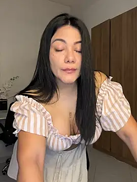 Abril10  online show from 03-10-25, 02:37