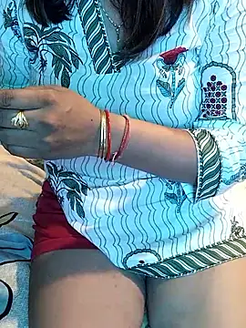 Snapshot of QueenHaryana chatting on 10-04-25, 04:21 QueenHaryana online show from 10-04-25, 04:21