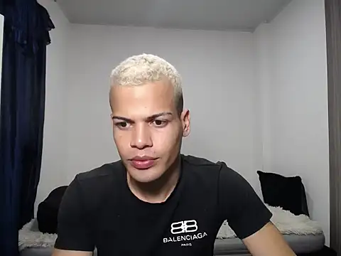 Snapshot of SWEET_MIGUEL chatting on 11-12-25, 03:07 SWEET MIGUEL online show from 11-12-25, 03:07