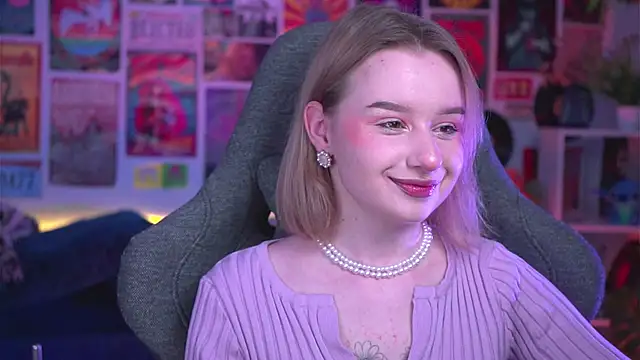 AdeleLoomis online show from 12-18-24, 05:21