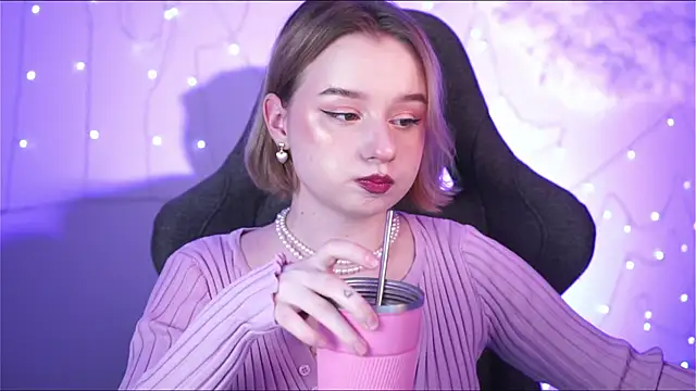 AdeleLoomis online show from 01-13-25, 08:26