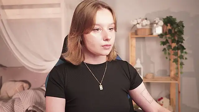 AdeleLoomis online show from 09-15-25, 05:02